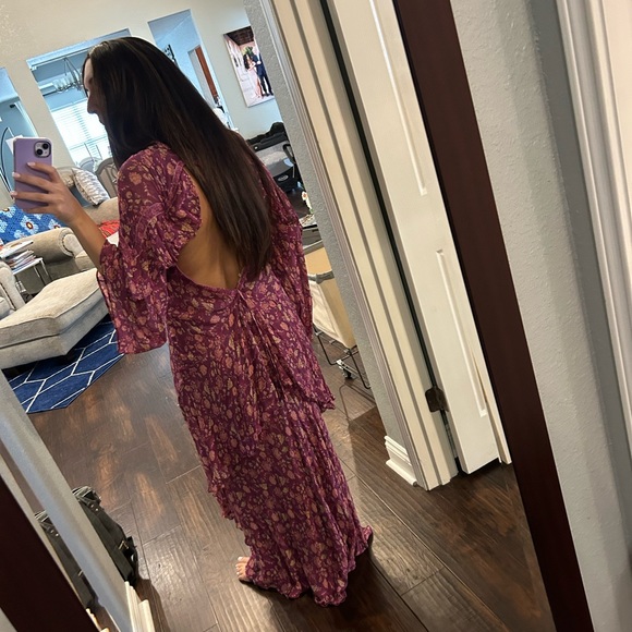 Tularosa (Shiloh Dress) sold out on Revolve.com Retails for $268 - Picture 5 of 7